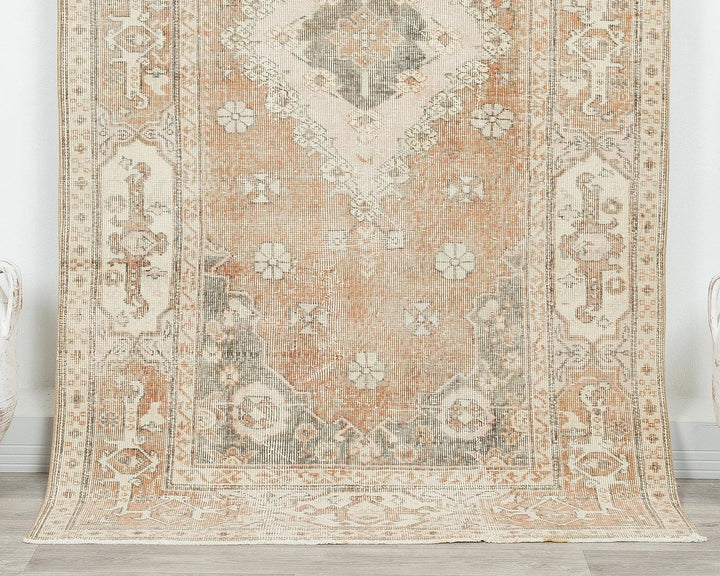 Beige Oushak Rug 4' 1" x 7' 7" | No. VR16072