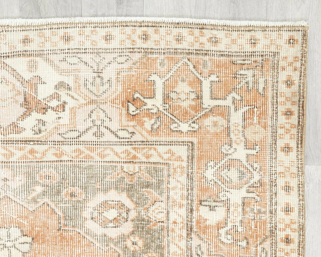 Beige Oushak Rug 4' 1" x 7' 7" | No. VR16072