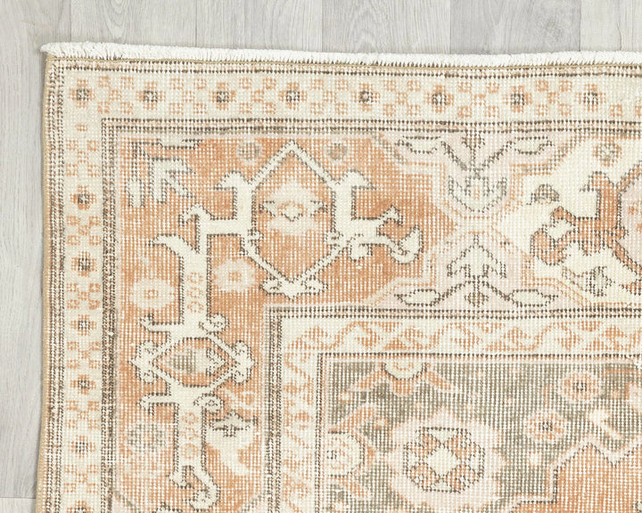 Beige Oushak Rug 4' 1" x 7' 7" | No. VR16072