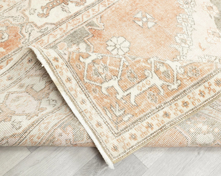 Beige Oushak Rug 4' 1" x 7' 7" | No. VR16072