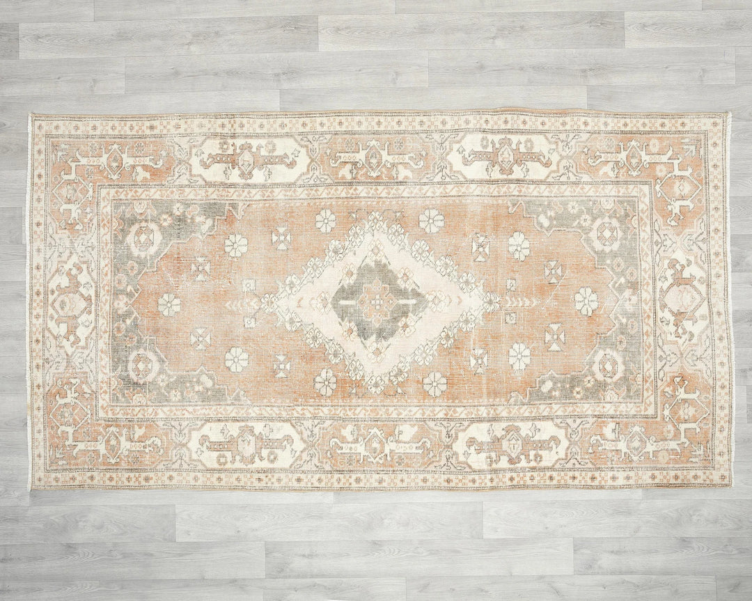 Beige Oushak Rug 4' 1" x 7' 7" | No. VR16072