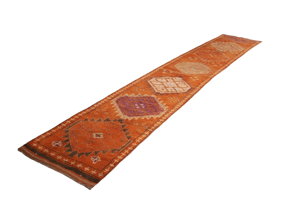 Runner Rug 2' 7" x 13' 8" | No. VR16076