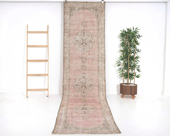 Beige Turkish Oushak Rug 2'9" x 11'6" Hand-Knotted | No. VR16109