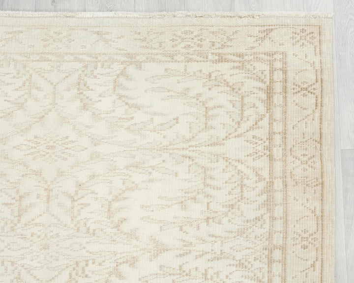 Beige Turkish Oushak Rug 4'7" x 7'7" Hand-Knotted | No. VR16893