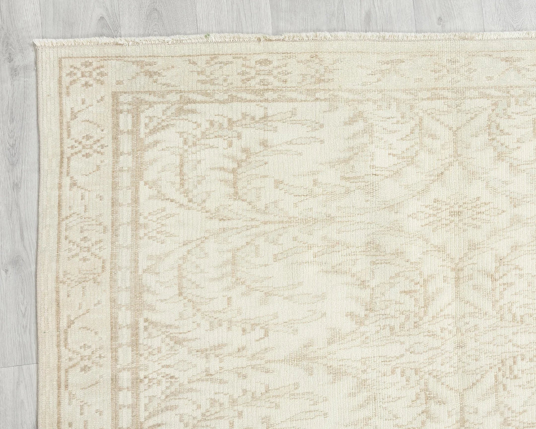 Beige Turkish Oushak Rug 4'7" x 7'7" Hand-Knotted | No. VR16893
