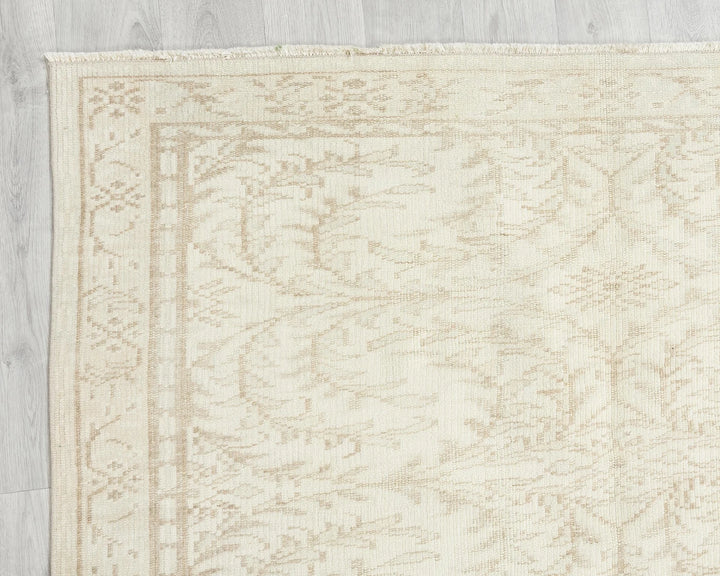 Beige Turkish Oushak Rug 4'7" x 7'7" Hand-Knotted | No. VR16893