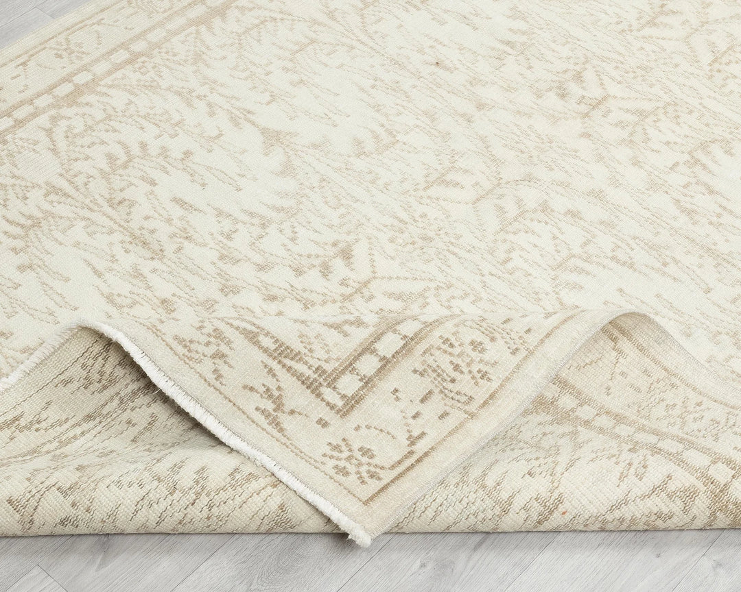 Beige Turkish Oushak Rug 4'7" x 7'7" Hand-Knotted | No. VR16893