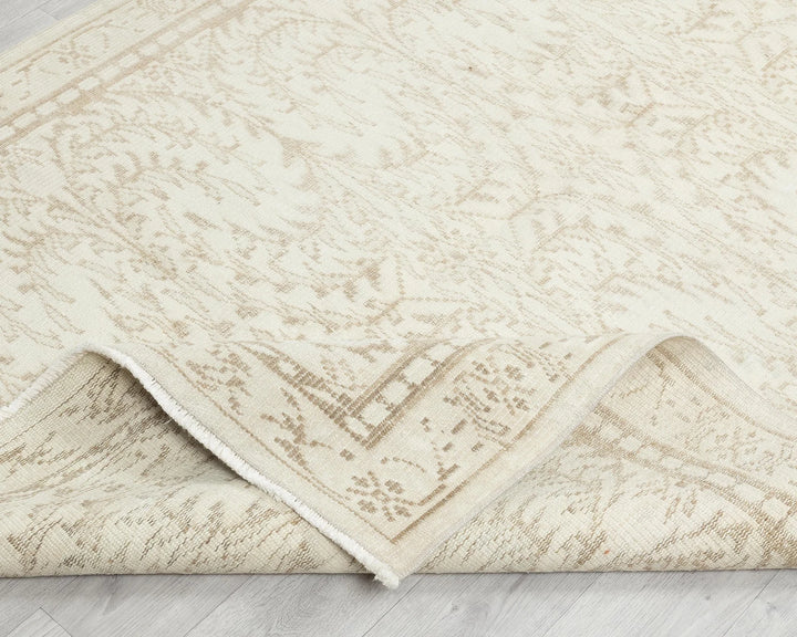 Beige Turkish Oushak Rug 4'7" x 7'7" Hand-Knotted | No. VR16893