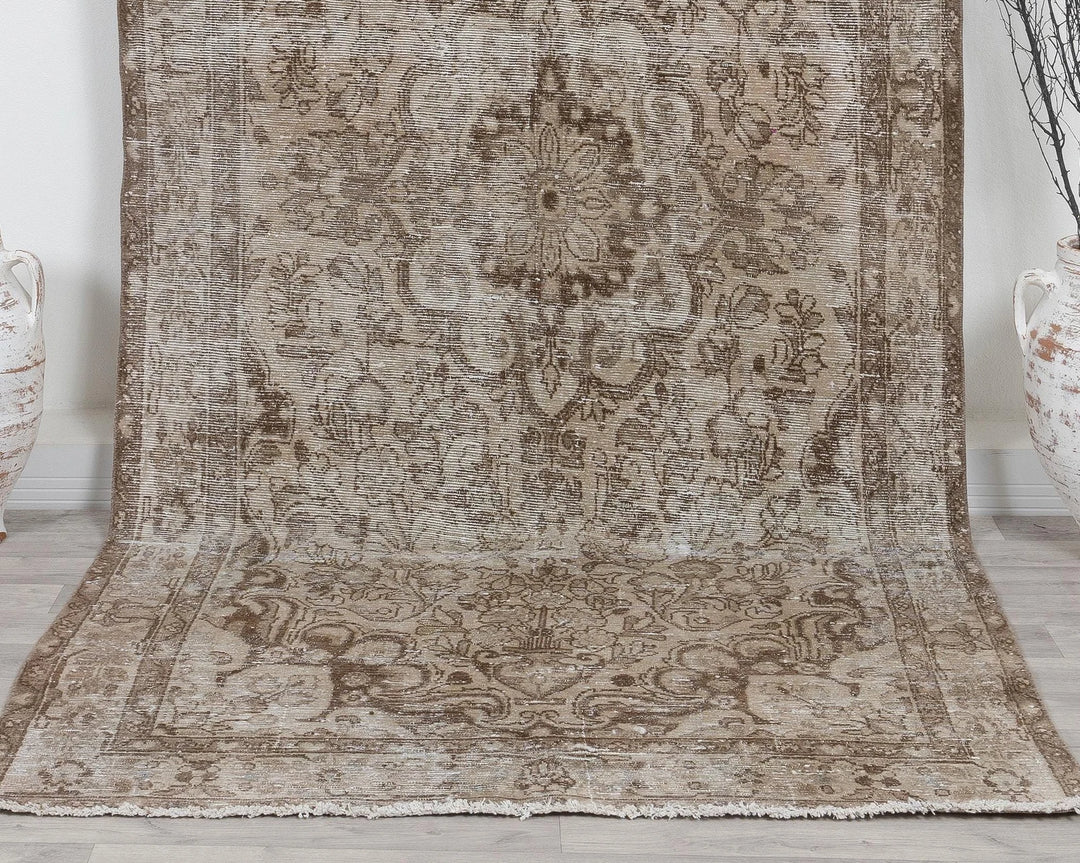 Multicolor Turkish Vintage Rug 4'9" x 9'11" Hand-Knotted | No. VR17175