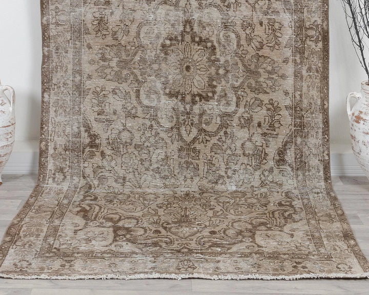 Multicolor Turkish Vintage Rug 4'9" x 9'11" Hand-Knotted | No. VR17175