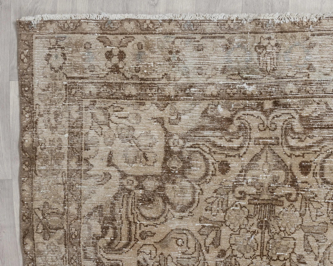 Multicolor Turkish Vintage Rug 4'9" x 9'11" Hand-Knotted | No. VR17175