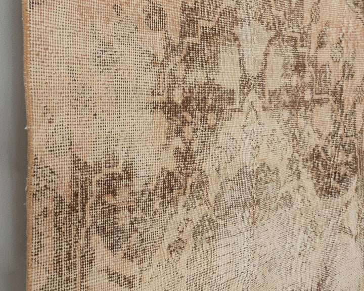 Beige Turkish Oushak Rug 2'11" x 12'8" Hand-Knotted close-up
