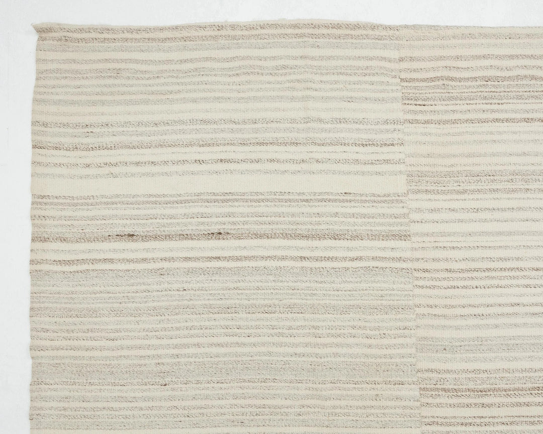 Kilim Rug 9' 5" x 13' 4" | No. VR17392
