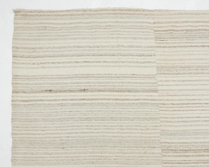 Kilim Rug 9' 5" x 13' 4" | No. VR17392