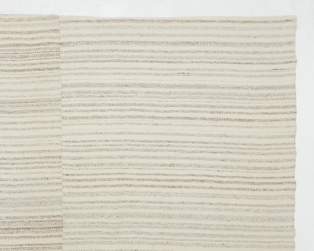 Kilim Rug 9' 5" x 13' 4" | No. VR17392