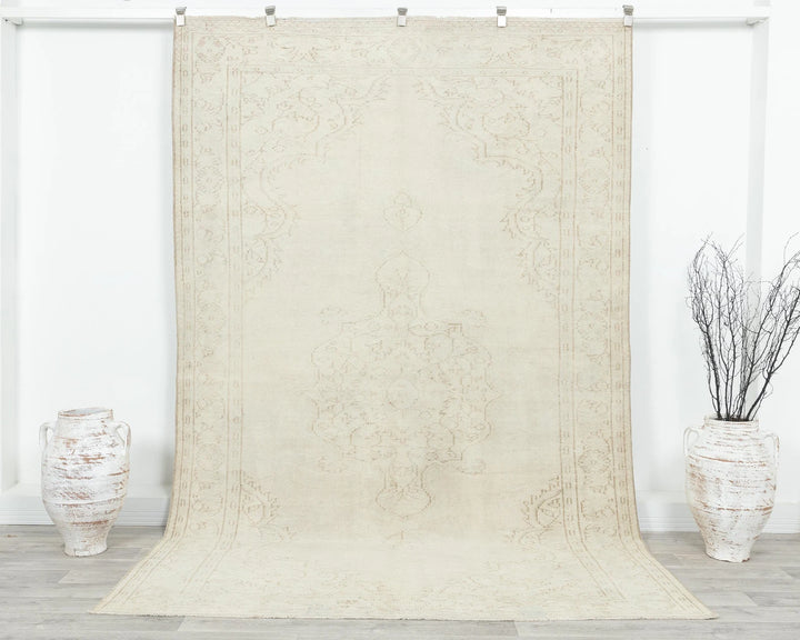 Beige Turkish Oushak Rug 6'1" x 9'2" Hand-Knotted | No. VR17701
