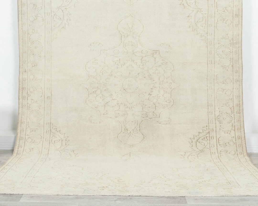 Beige Turkish Oushak Rug 6'1" x 9'2" Hand-Knotted | No. VR17701