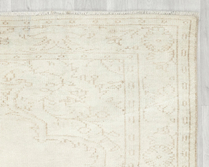 Beige Turkish Oushak Rug 6'1" x 9'2" Hand-Knotted | No. VR17701