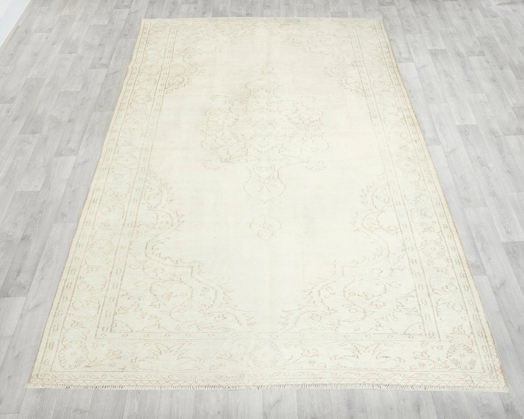 Beige Turkish Oushak Rug 6'1" x 9'2" Hand-Knotted | No. VR17701