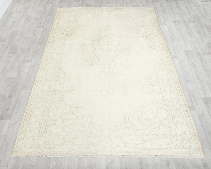 Beige Turkish Oushak Rug 6'1" x 9'2" Hand-Knotted | No. VR17701
