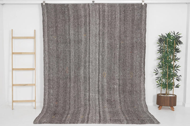 Gray Kilim Rug 6' 5" x 8' 6" | No. VR18148