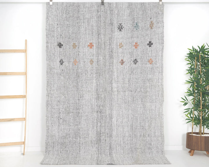 Gray Turkish Kilim Rug 5'1" x 7'6" Flat-Weave | No. VR18235