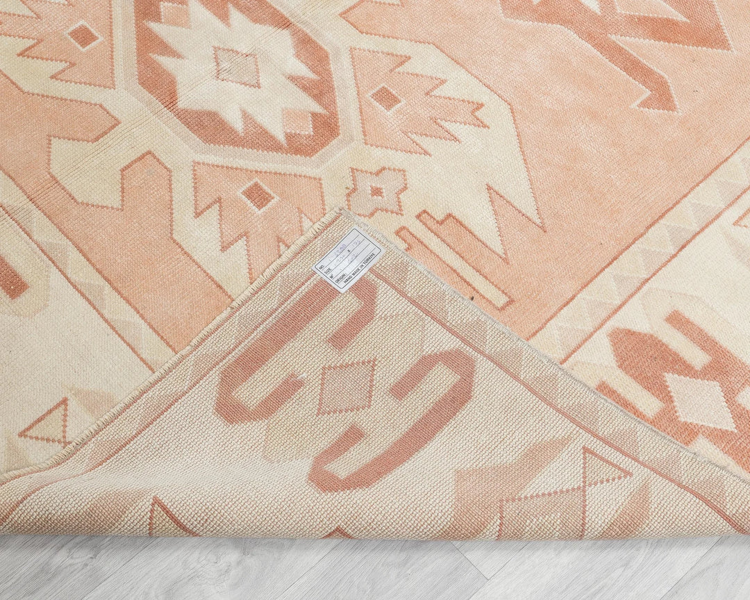 Multicolor Turkish Oushak Rug 5' 9" x 7' 7" Hand-Knotted texture