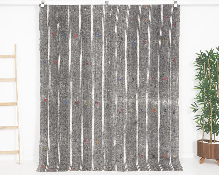 Gray Kilim Rug 5' 7" x 7' 1" | No. VR18558