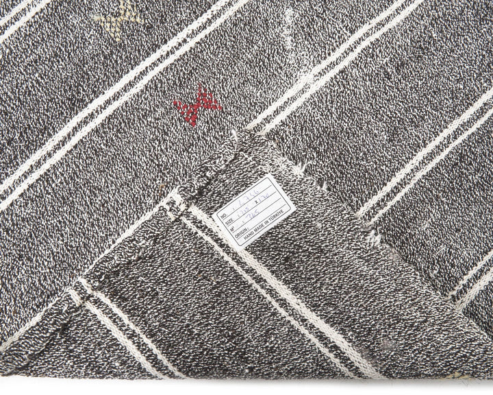 Gray Kilim Rug 5' 7" x 7' 1" | No. VR18558