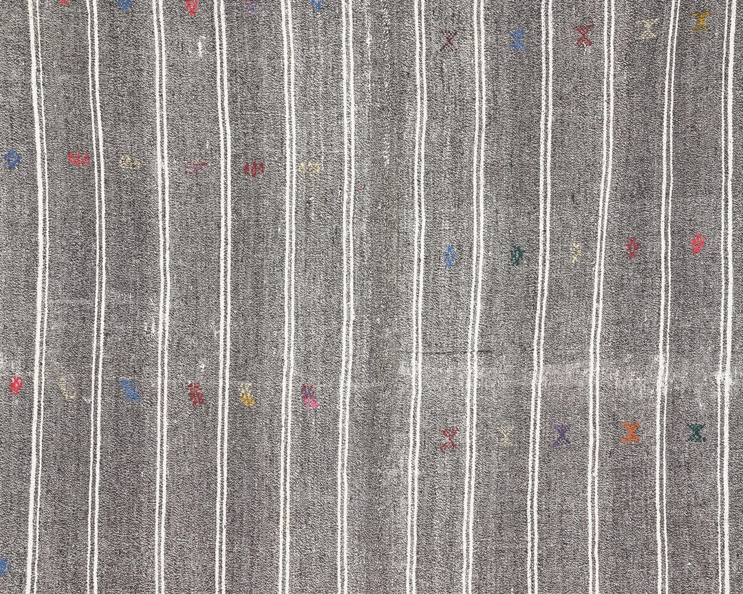 Gray Kilim Rug 5' 7" x 7' 1" | No. VR18558