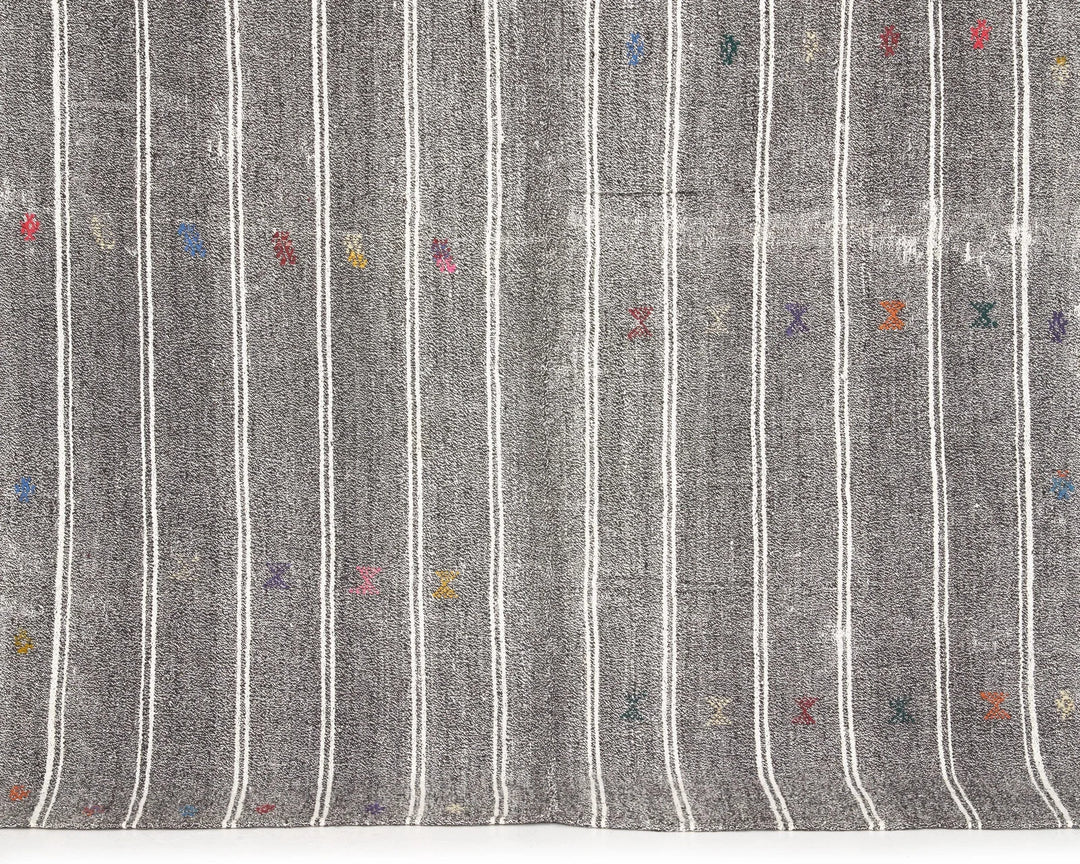 Gray Kilim Rug 5' 7" x 7' 1" | No. VR18558
