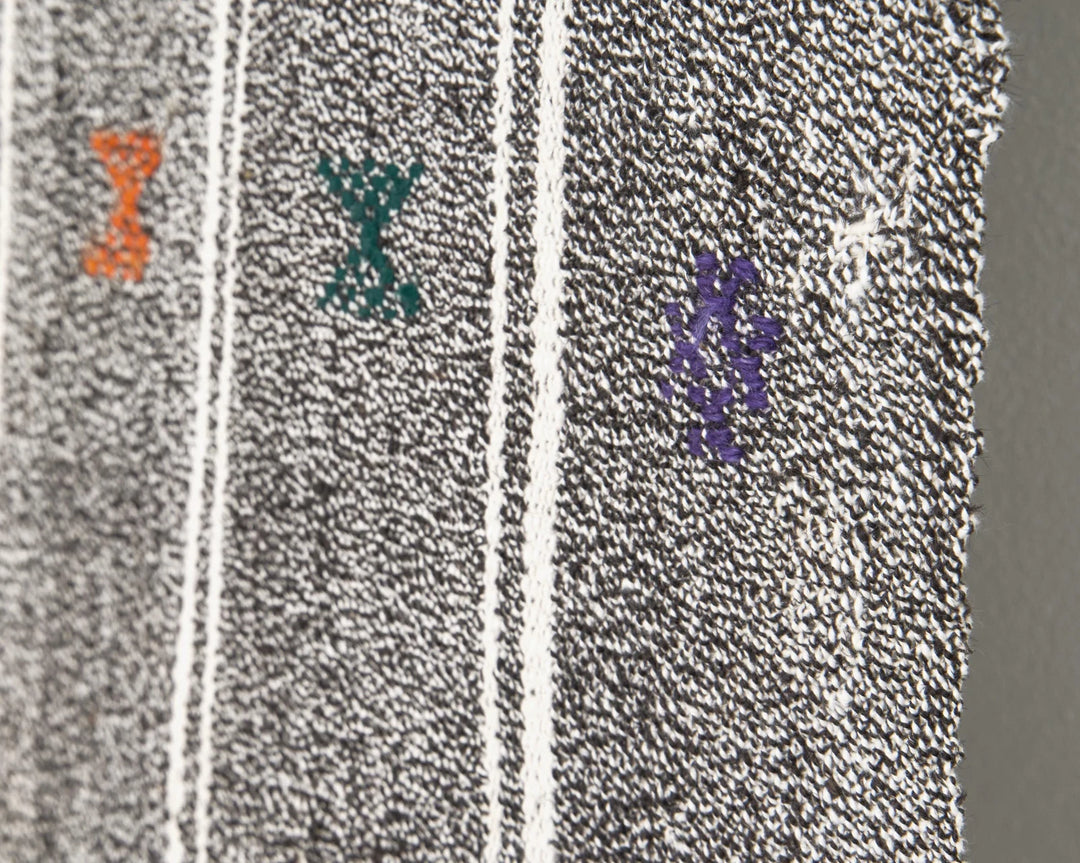 Gray Kilim Rug 5' 7" x 7' 1" | No. VR18558