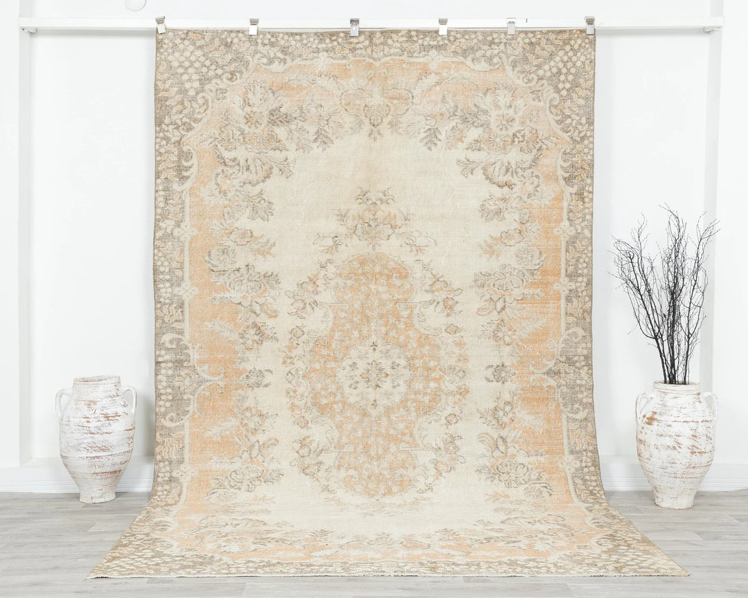 Neutral Oushak Rug 6' 4" x 10' | No. VR18719