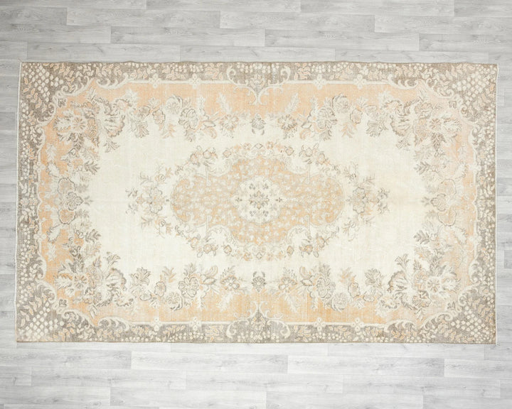 Neutral Oushak Rug 6' 4" x 10' | No. VR18719