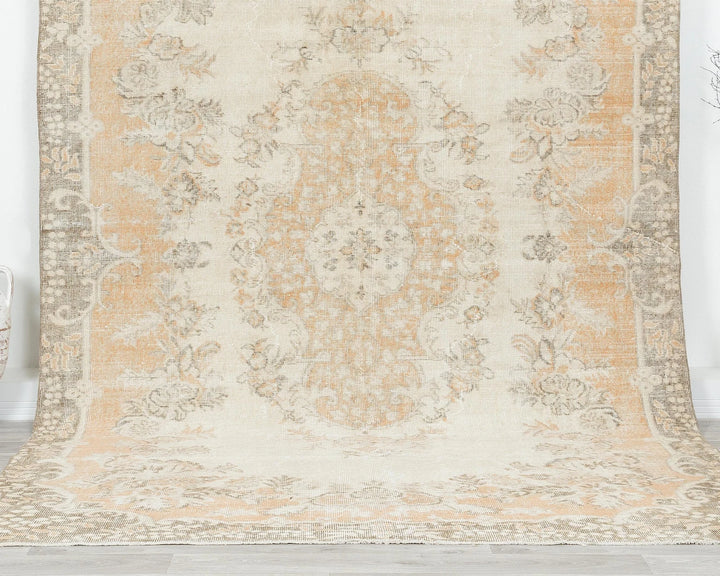 Neutral Oushak Rug 6' 4" x 10' | No. VR18719