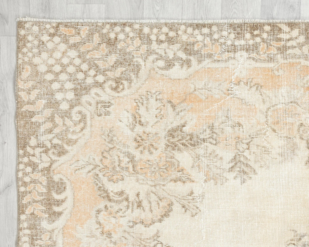 Neutral Oushak Rug 6' 4" x 10' | No. VR18719