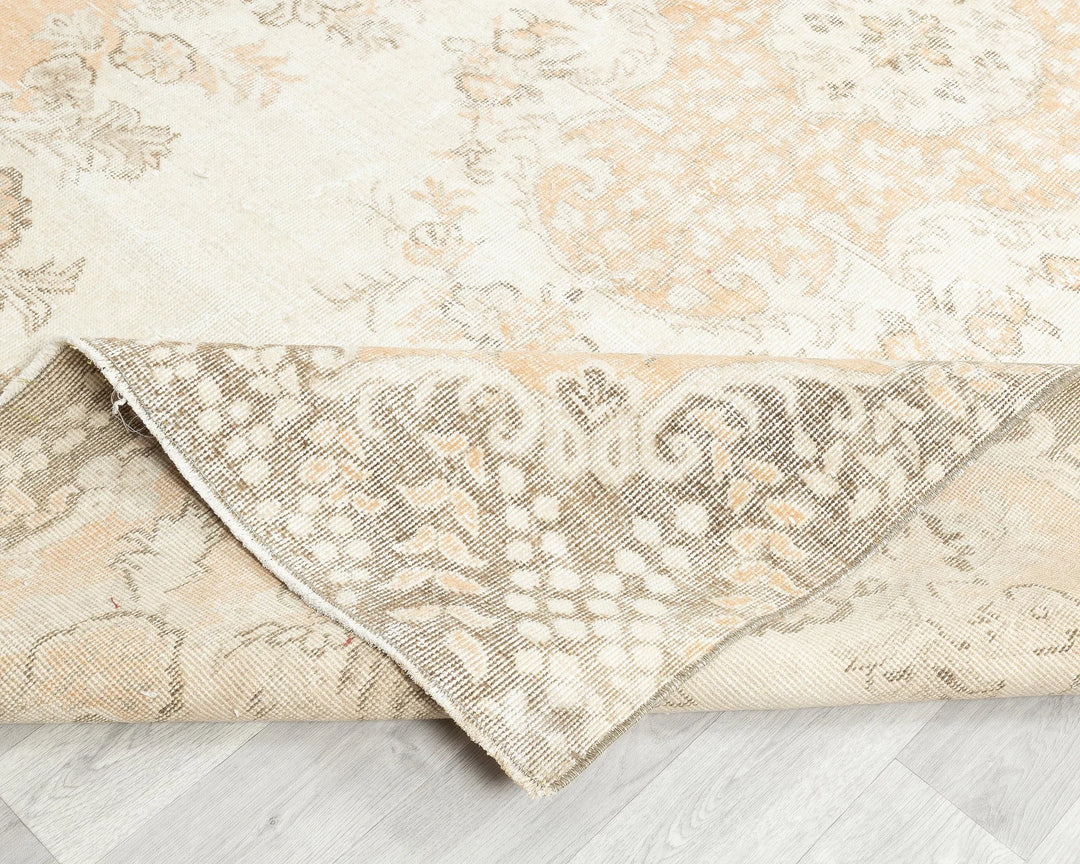 Neutral Oushak Rug 6' 4" x 10' | No. VR18719