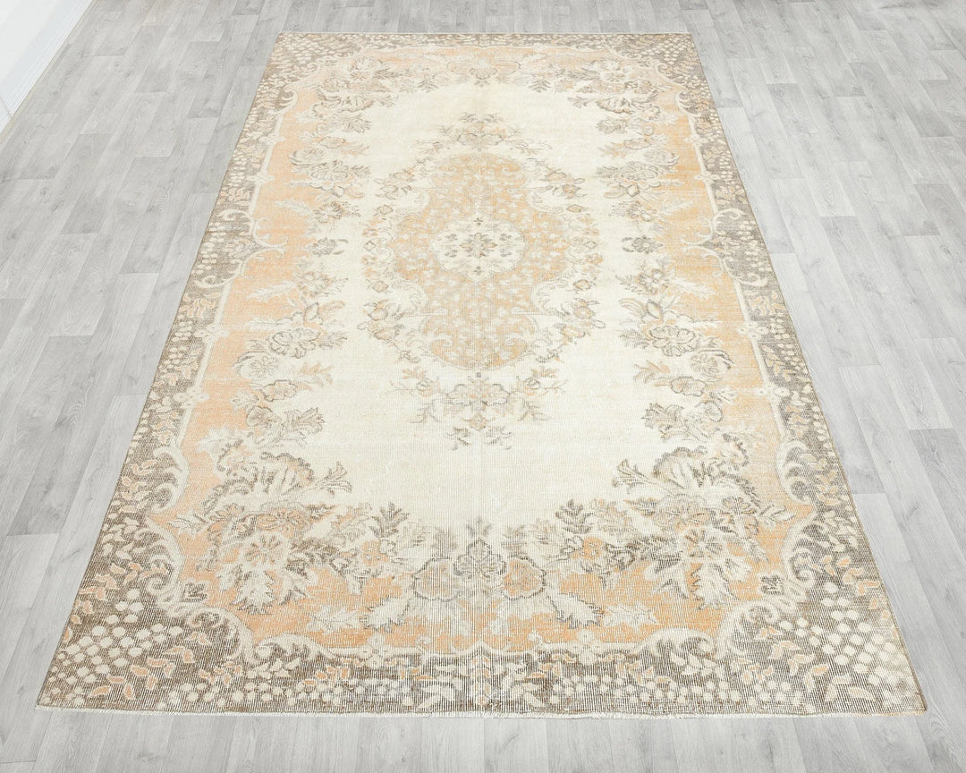 Neutral Oushak Rug 6' 4" x 10' | No. VR18719