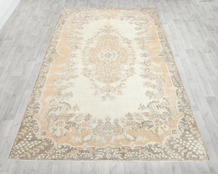 Neutral Oushak Rug 6' 4" x 10' | No. VR18719