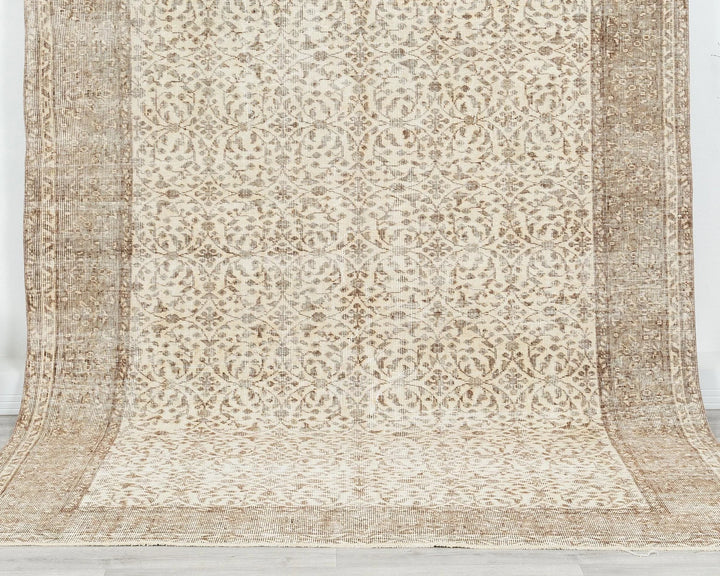 Beige Turkish Oushak Rug 6' x 9' 6" Hand-Knotted detail