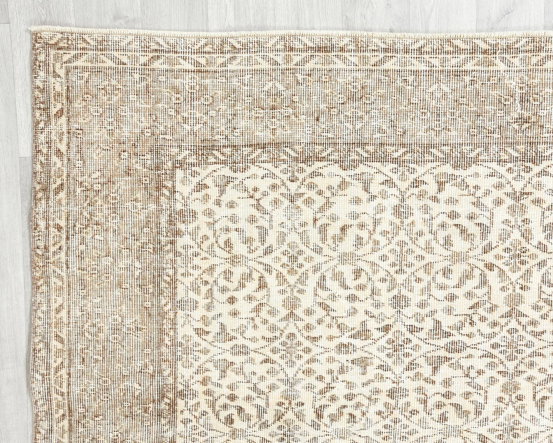Beige Turkish Oushak Rug 6' x 9' 6" Hand-Knotted border