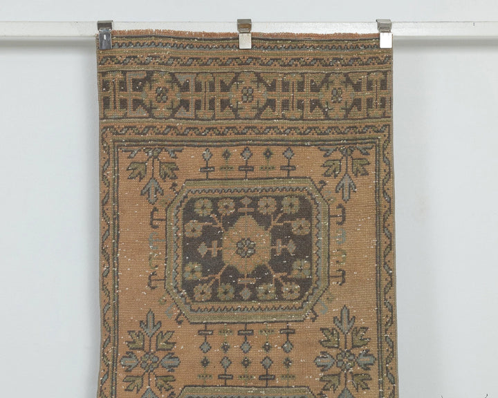 Multicolor Turkish Vintage Rug 2'9" x 10'6" Hand-Knotted detail