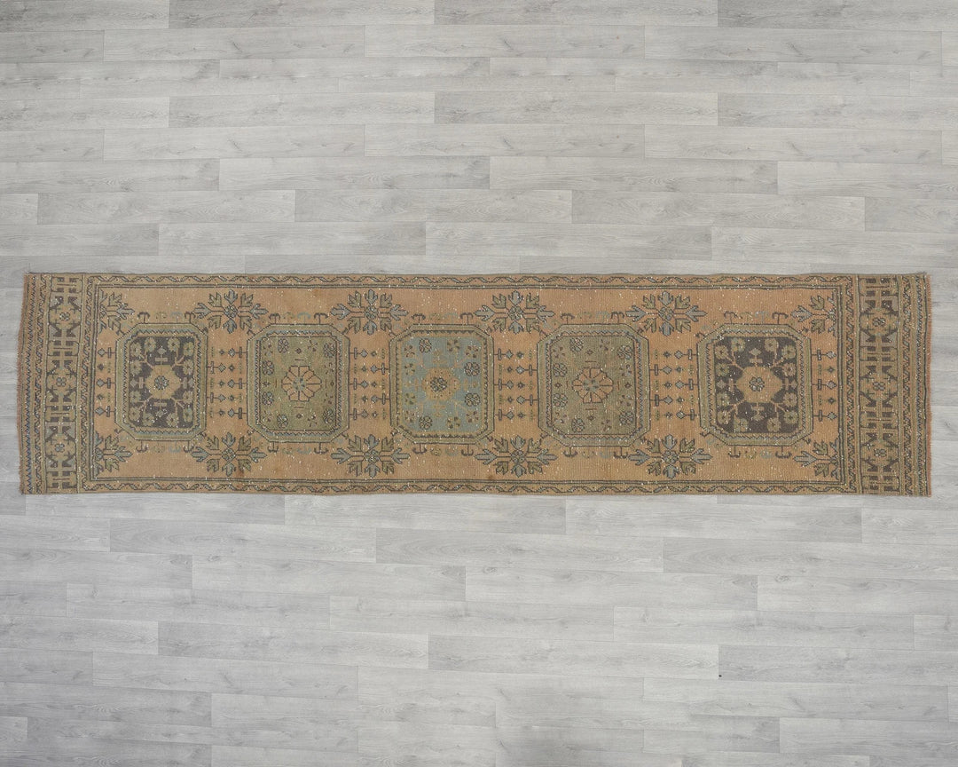 Multicolor Turkish Vintage Rug 2'9" x 10'6" Hand-Knotted texture