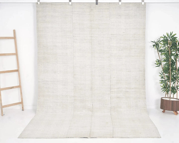 White Turkish Kilim Rug 6'4" x 9'10" Flat-Weave | No. VR20037