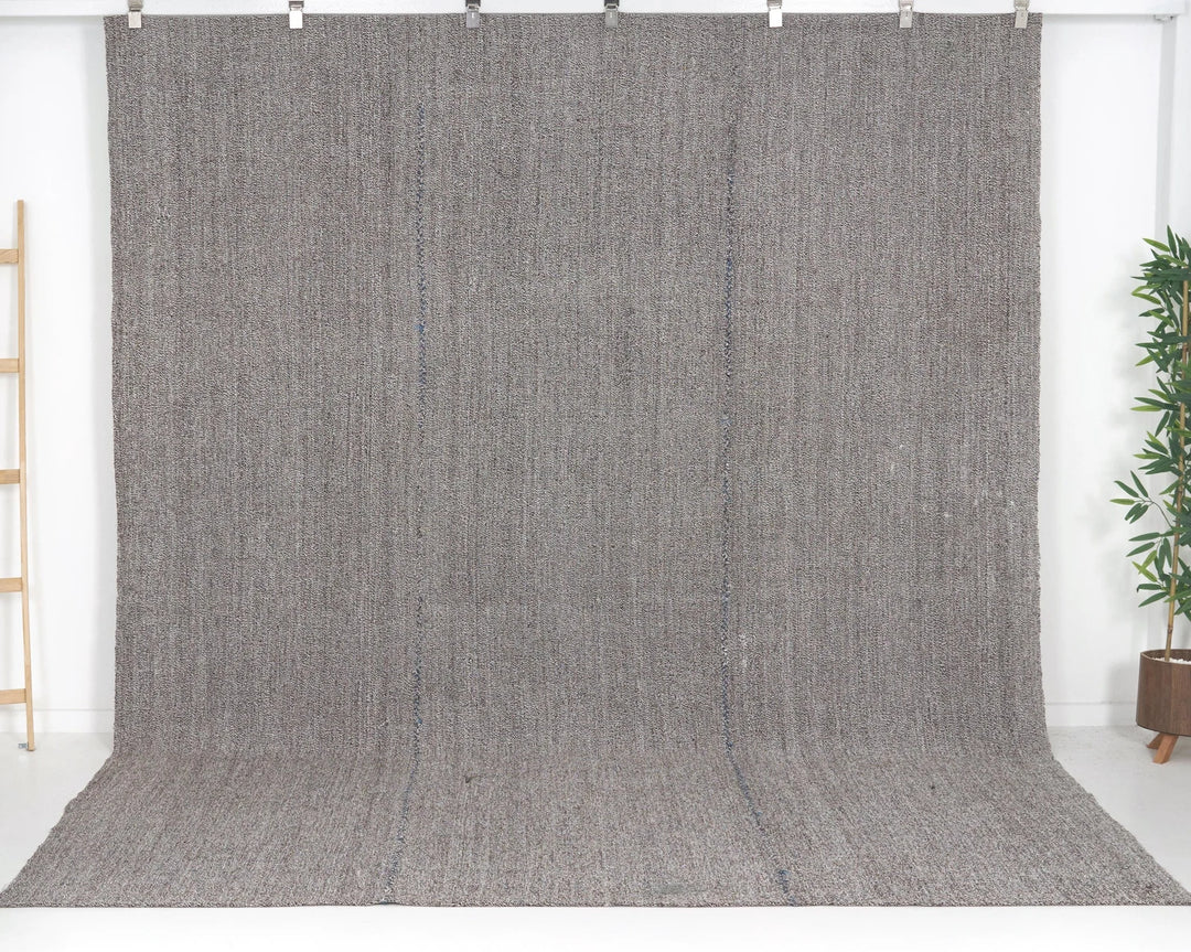 Gray Kilim Rug 8' x 10' | No. VR20043