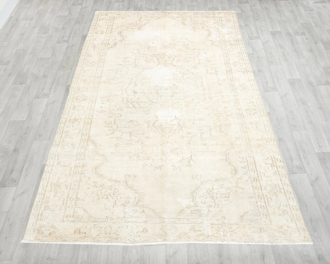 Beige Turkish Oushak Rug 4'11" x 8'1" Hand-Knotted | No. VR20163