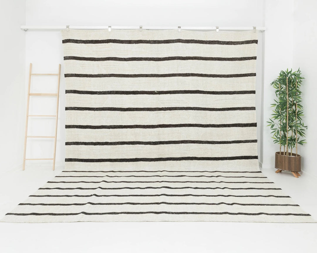 Black Kilim Rug 8' 10" x 11' 9" | No. VR20278