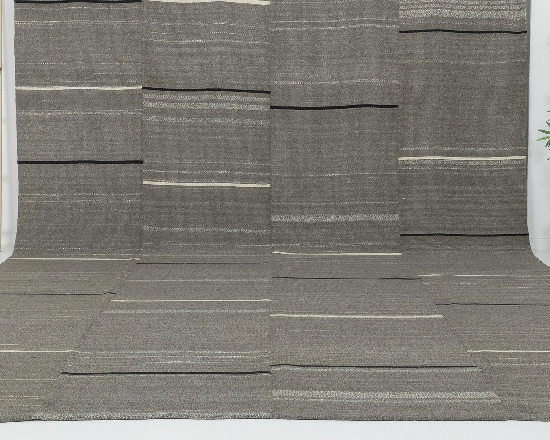 Gray Turkish Kilim Rug 9' 3" x 13' 5" Flat-Weave detail