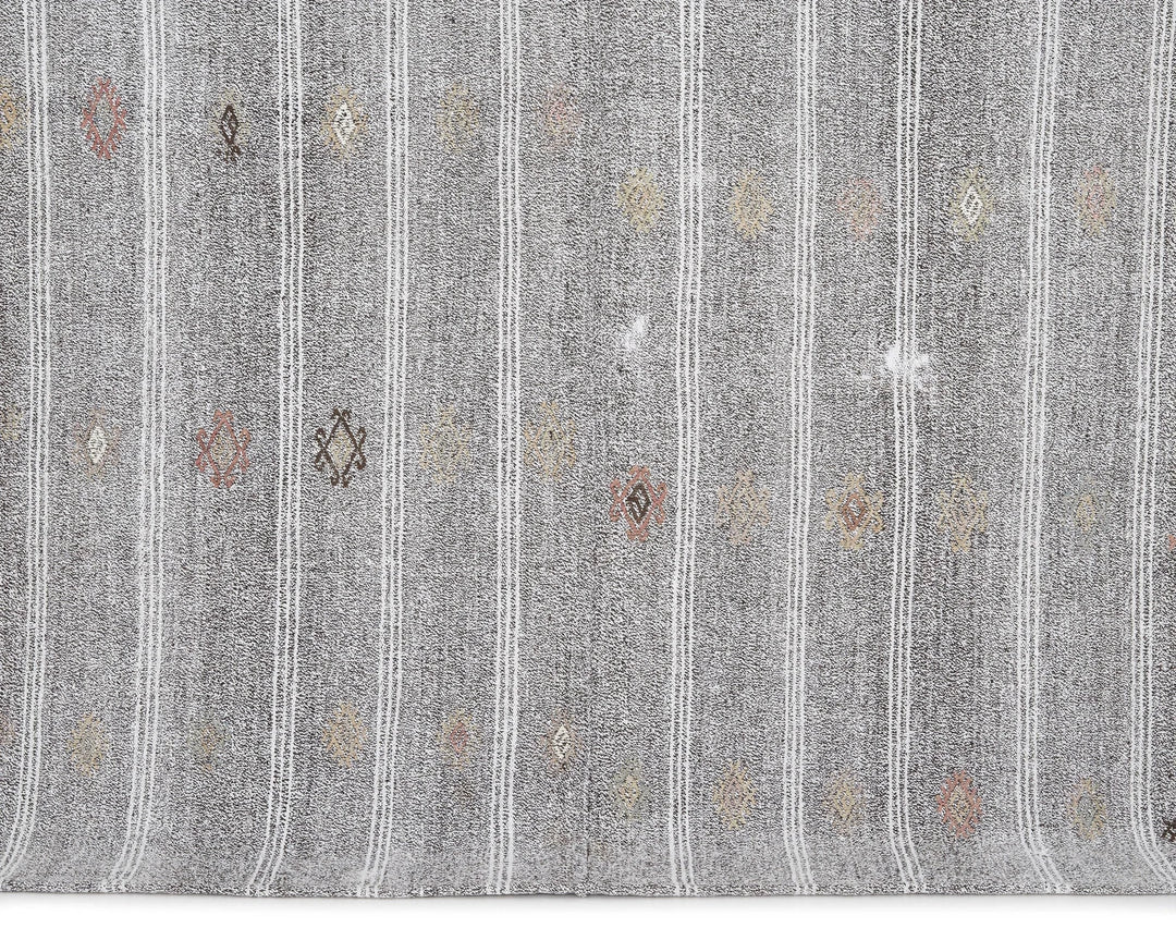 Gray Kilim Rug 5' 5" x 7' | No. VR20453