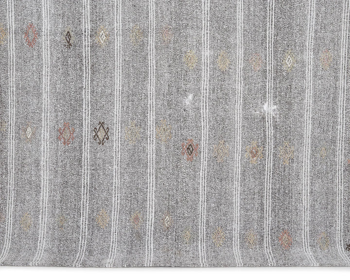 Gray Kilim Rug 5' 5" x 7' | No. VR20453